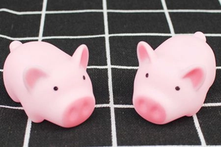 Pièces souples en caoutchouc moulé pour figurines